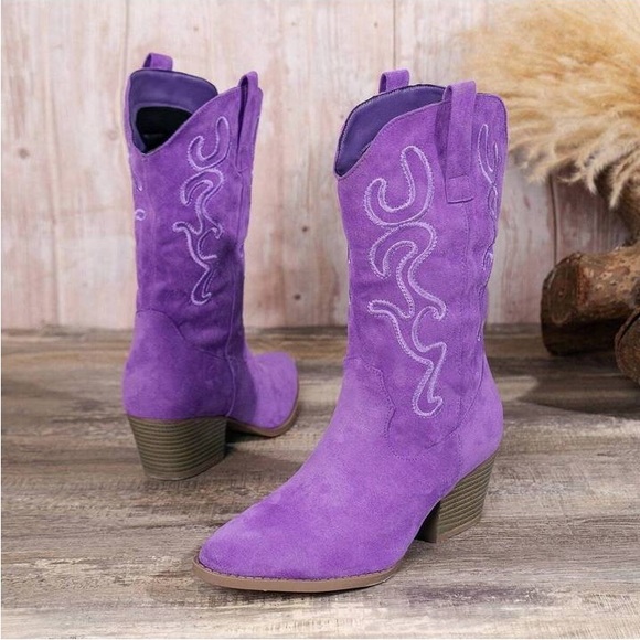 Western Embroidered Cowboy Fashion Boots - Picture 5 of 8